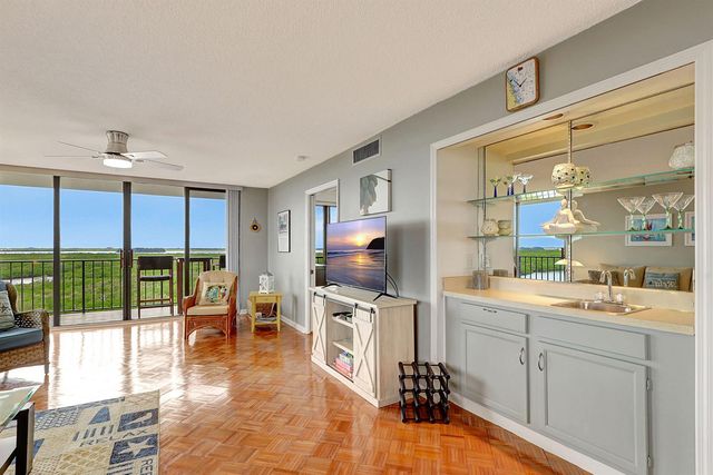 5059 N Hwy A1a 701, Fort Pierce, FL 34949