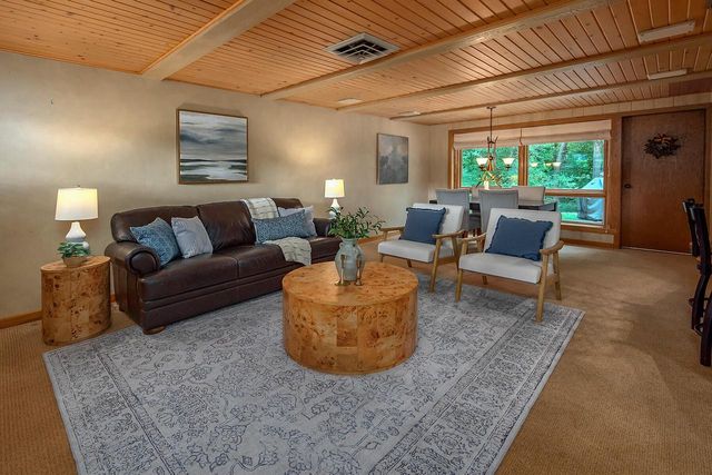 1860 Churchview DRIVE, Brookfield, WI 53005