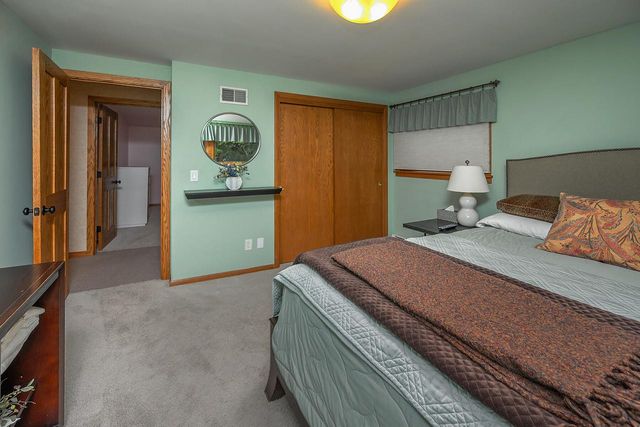 1860 Churchview DRIVE, Brookfield, WI 53005