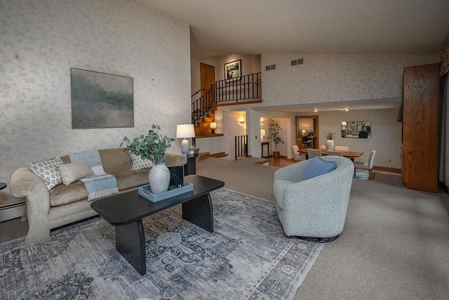 1860 Churchview DRIVE, Brookfield, WI 53005