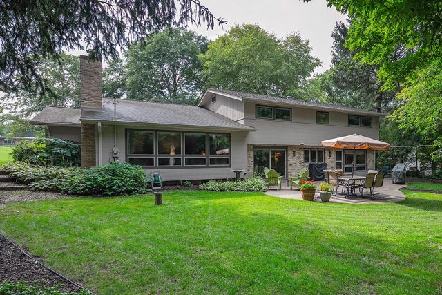 1860 Churchview DRIVE, Brookfield, WI 53005