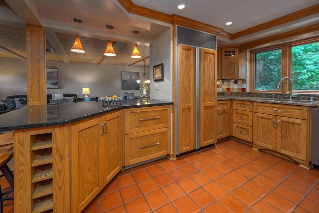 1860 Churchview DRIVE, Brookfield, WI 53005