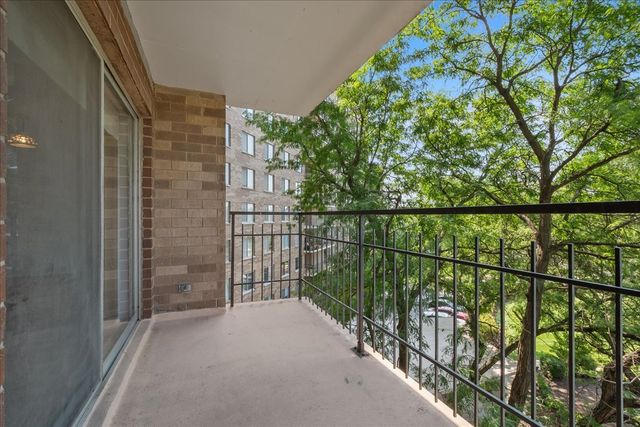 7141 N Kedzie Avenue 511, Chicago, IL 60645