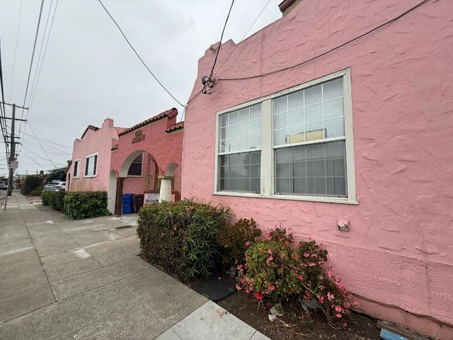 61146120 Foothill Boulevard, Oakland, CA 94605