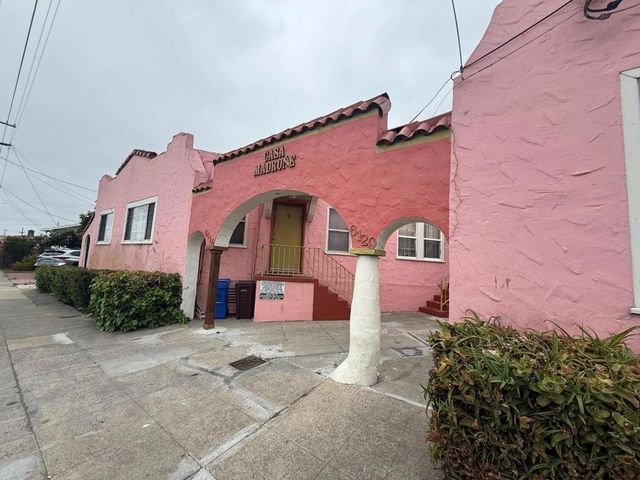 61146120 Foothill Boulevard, Oakland, CA 94605