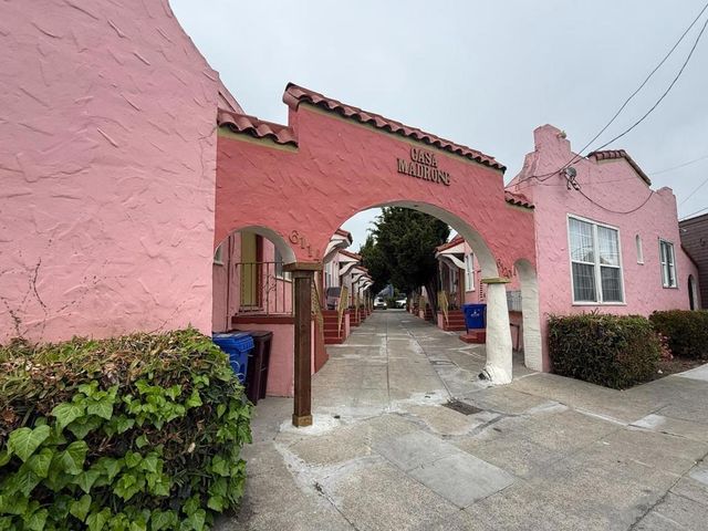 61146120 Foothill Boulevard, Oakland, CA 94605