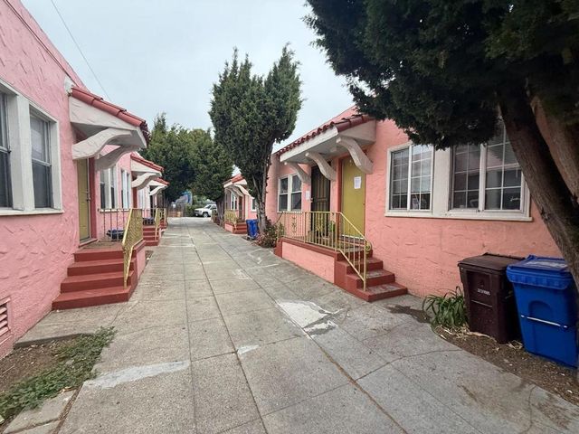 61146120 Foothill Boulevard, Oakland, CA 94605