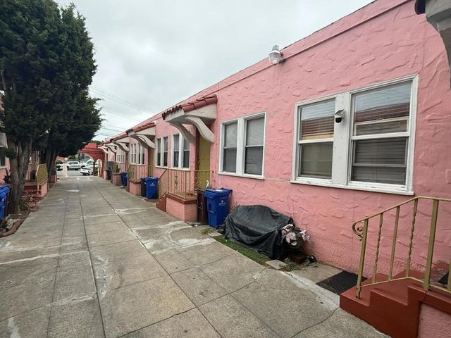 61146120 Foothill Boulevard, Oakland, CA 94605