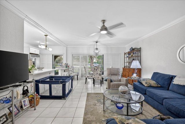 6328 W Longboat Ln Lane W 101, Boca Raton, FL 33433