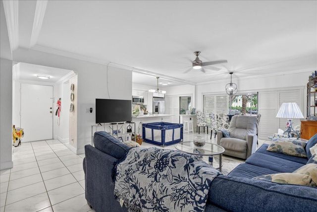 6328 W Longboat Ln Lane W 101, Boca Raton, FL 33433
