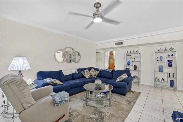 6328 W Longboat Ln Lane W 101, Boca Raton, FL 33433
