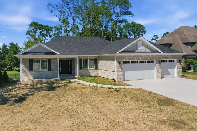 21339 Wooded Cove Drive, Elwood, IL 60421