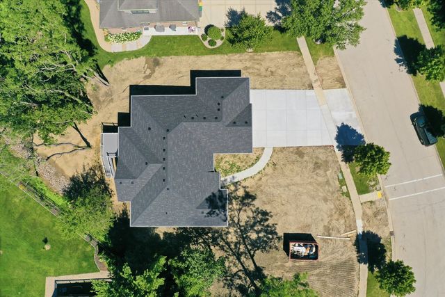 21339 Wooded Cove Drive, Elwood, IL 60421