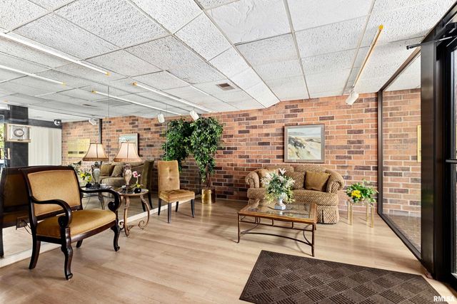 906 W Loire Ct Apt 2A, Peoria, IL 61614