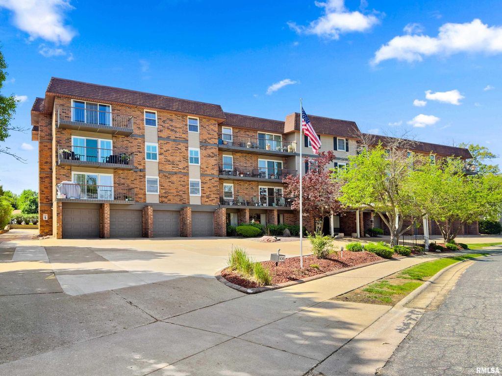 906 W Loire Ct Apt 2A, Peoria, IL 61614