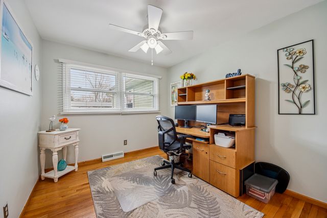 1618 Pine Trail, Sycamore, IL 60178