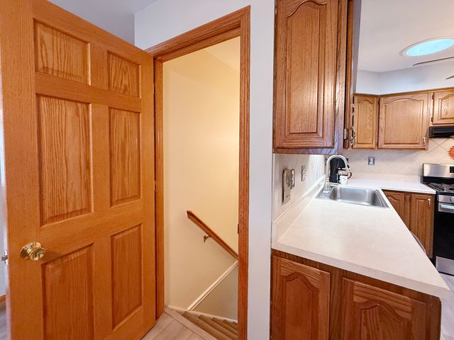 1618 Pine Trail, Sycamore, IL 60178