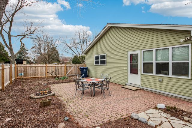 1618 Pine Trail, Sycamore, IL 60178