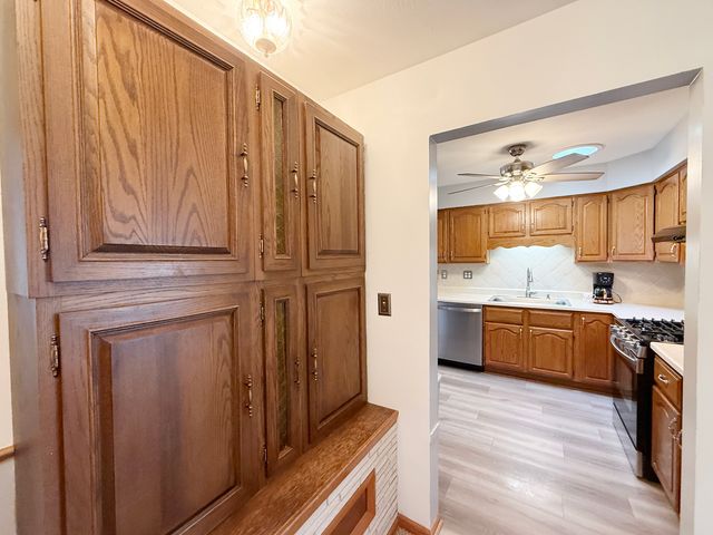 1618 Pine Trail, Sycamore, IL 60178