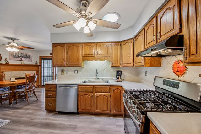 1618 Pine Trail, Sycamore, IL 60178