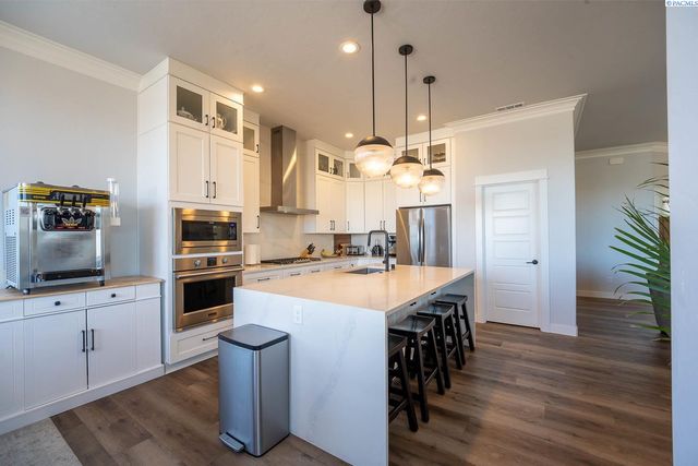 7060 Ithaca Street, West Richland, WA 99353