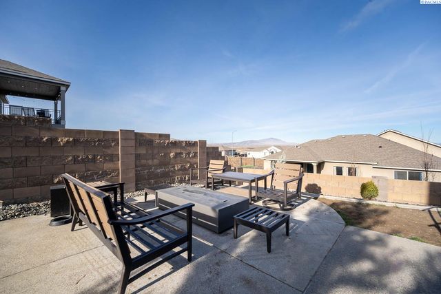 7060 Ithaca Street, West Richland, WA 99353