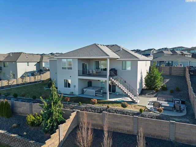 7060 Ithaca Street, West Richland, WA 99353