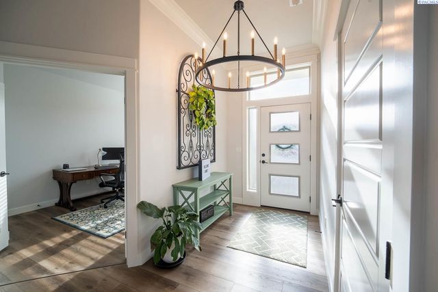 7060 Ithaca Street, West Richland, WA 99353