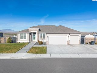 7060 Ithaca Street, West Richland, WA 99353
