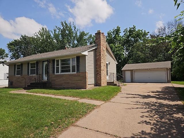 6301 Oak Knoll Plaza, Woodbury, MN 55125