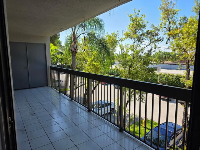 13250 SW 88th Terrace N 303, Miami, FL 33186
