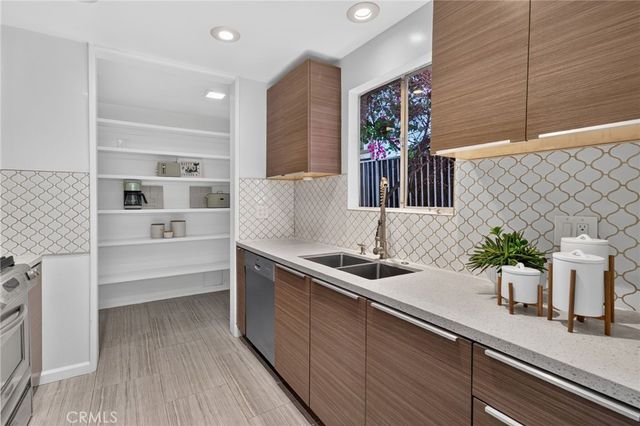 1539 Elevado Street, Los Angeles, CA 90026