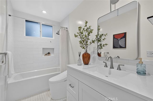 1539 Elevado Street, Los Angeles, CA 90026