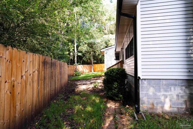 1156 Signal Hill Ln, Pensacola, FL 32514