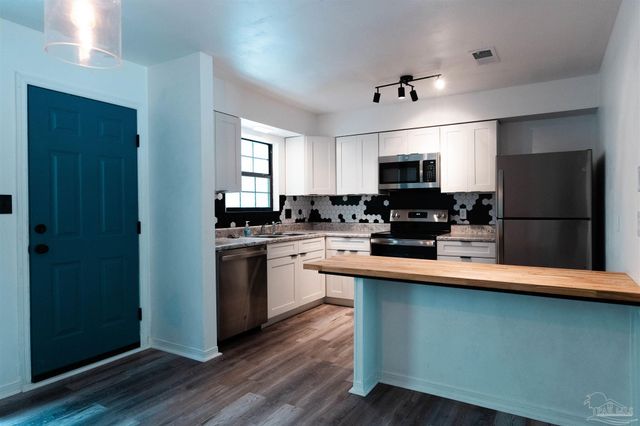 1156 Signal Hill Ln, Pensacola, FL 32514