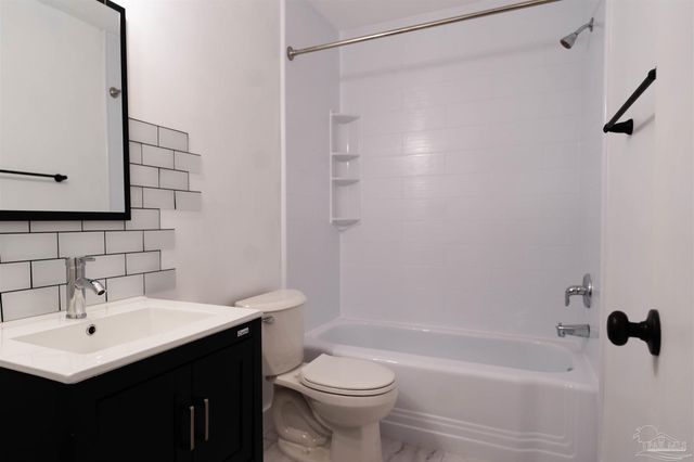 1156 Signal Hill Ln, Pensacola, FL 32514