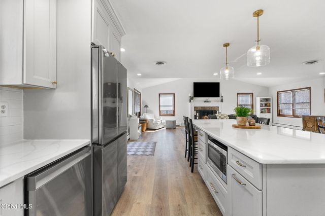19 Crown Point, Ballston, NY 12019