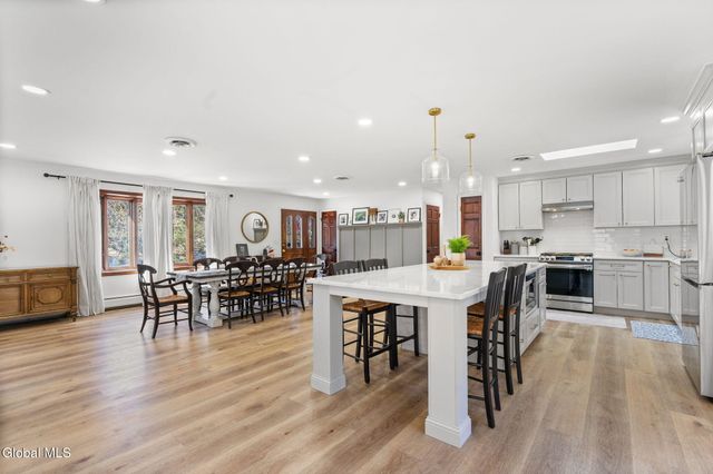 19 Crown Point, Ballston, NY 12019