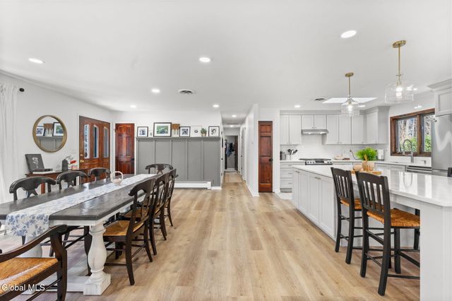 19 Crown Point, Ballston, NY 12019