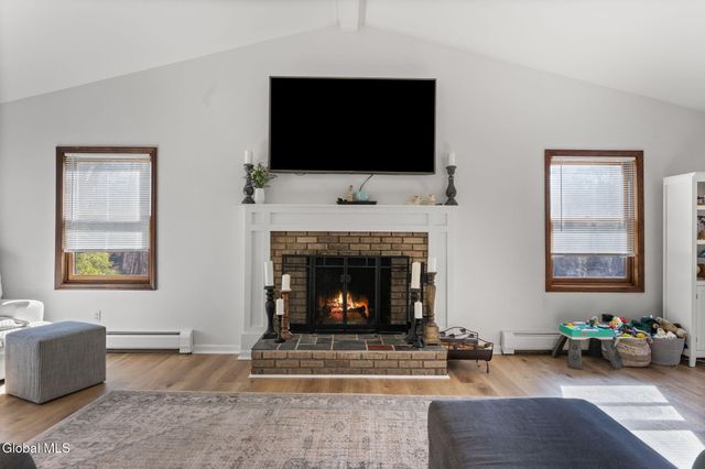 19 Crown Point, Ballston, NY 12019
