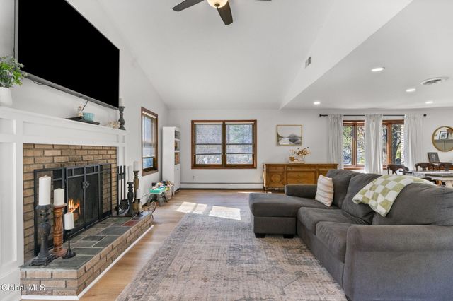 19 Crown Point, Ballston, NY 12019