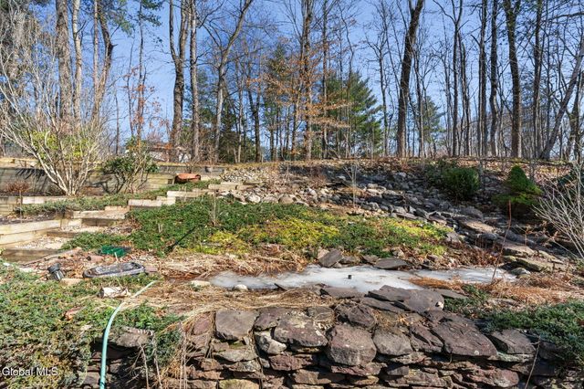 19 Crown Point, Ballston, NY 12019