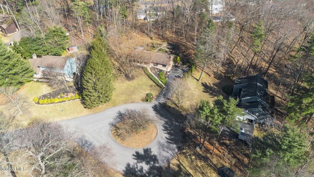 19 Crown Point, Ballston, NY 12019