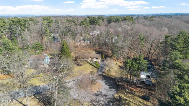 19 Crown Point, Ballston, NY 12019