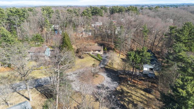 19 Crown Point, Ballston, NY 12019