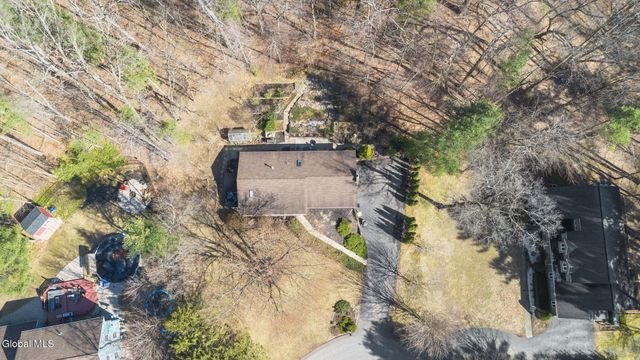 19 Crown Point, Ballston, NY 12019