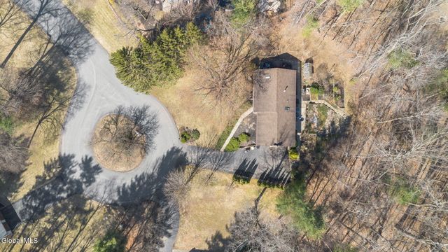 19 Crown Point, Ballston, NY 12019