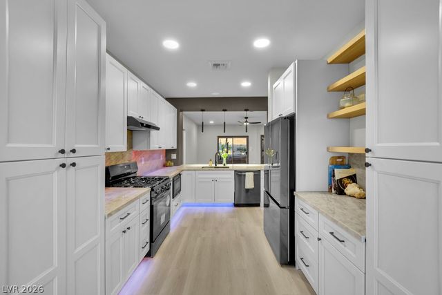 1851 Cypress Greens Avenue, Henderson, NV 89012