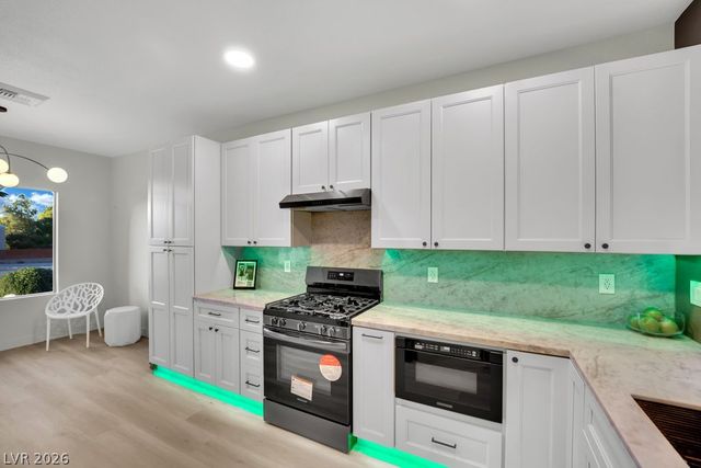 1851 Cypress Greens Avenue, Henderson, NV 89012