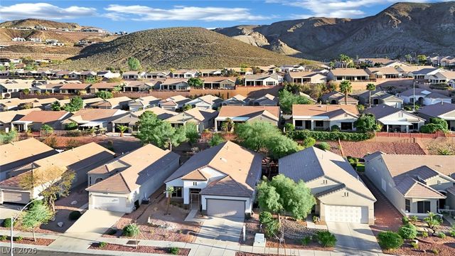 1851 Cypress Greens Avenue, Henderson, NV 89012